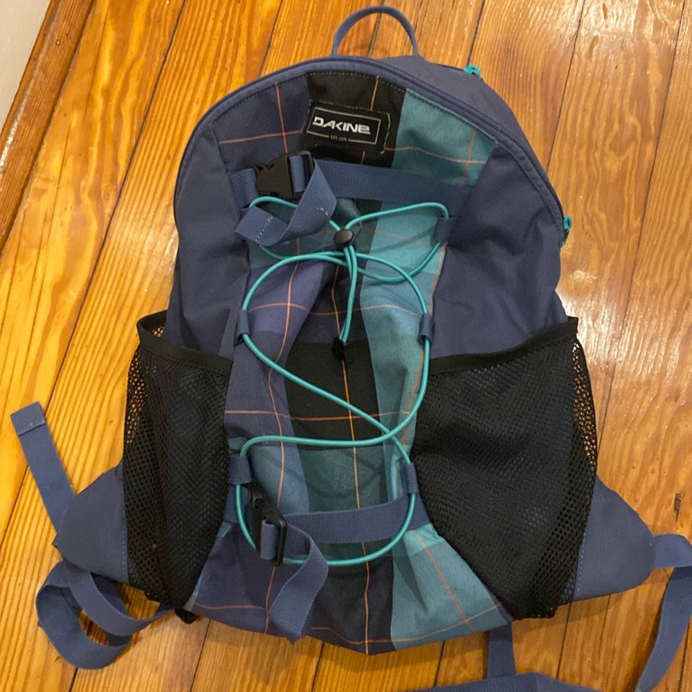WNDR 18L Dakine Backpack